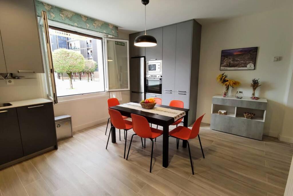 Acogedor, céntrico y amplio apartamento! Pamplona Inn 1 Extérieur photo
