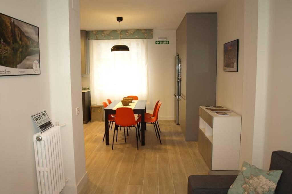 Acogedor, céntrico y amplio apartamento! Pamplona Inn 1 Extérieur photo