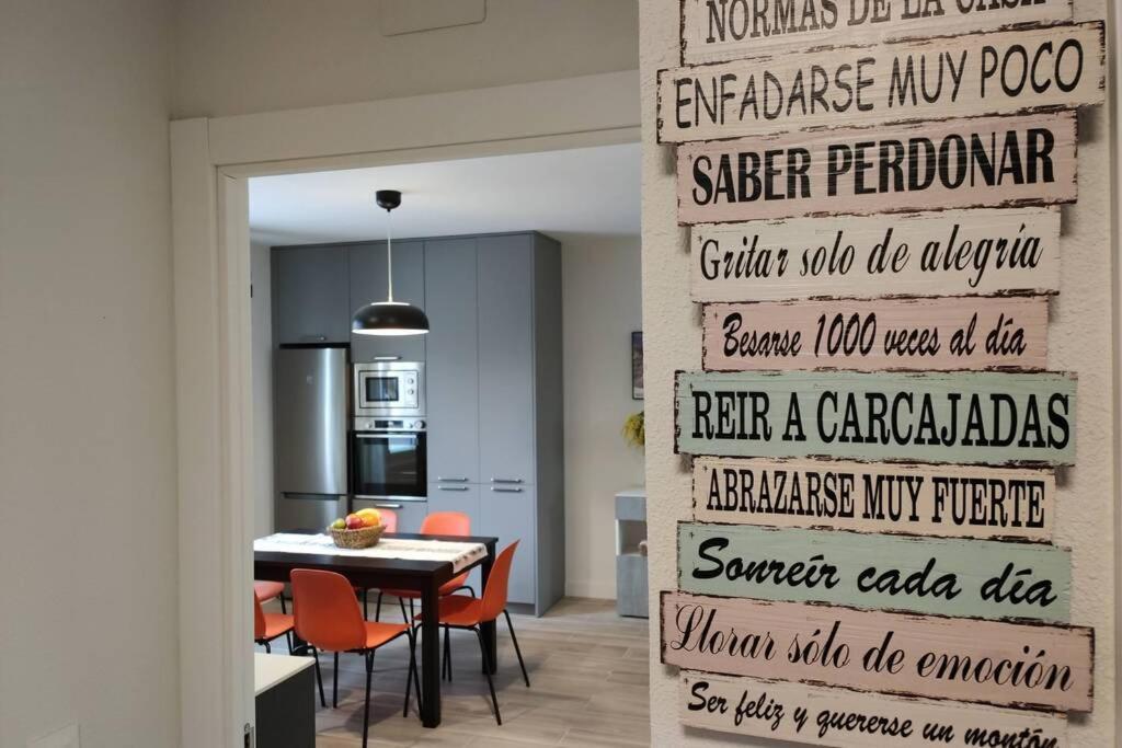 Acogedor, céntrico y amplio apartamento! Pamplona Inn 1 Extérieur photo